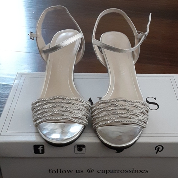 Caparros Short Heels - Picture 3 of 6